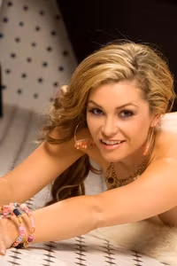 Heather Vandeven - Photo 11