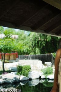 Victoria White - Photo 10