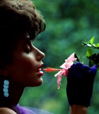 Antonia Larsen - Extra