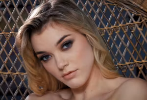 Video - Anny Aurora Strip 5